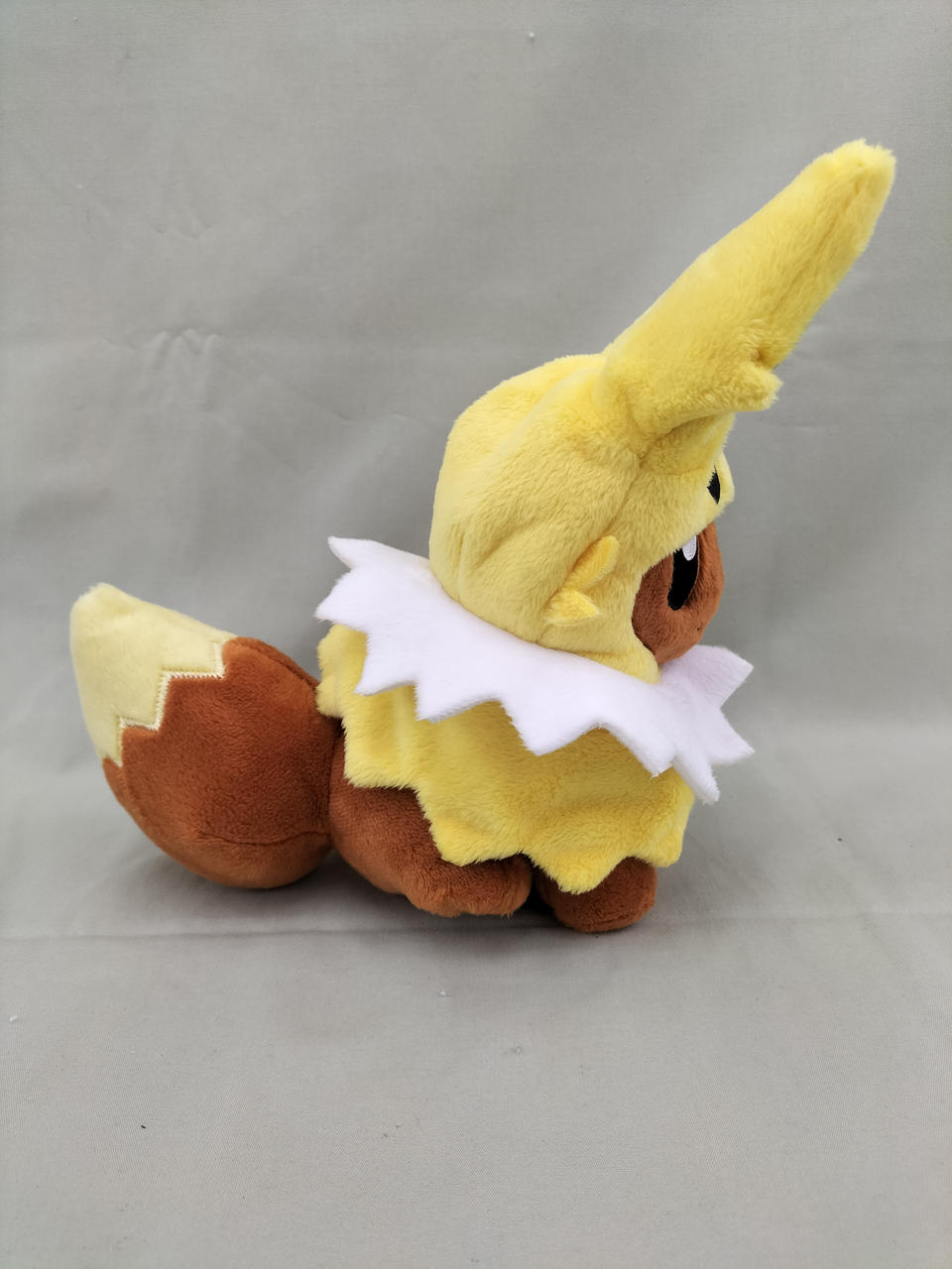 ポケモンセンター|イーブイポンチョシリーズ「サンダース」|【ハード