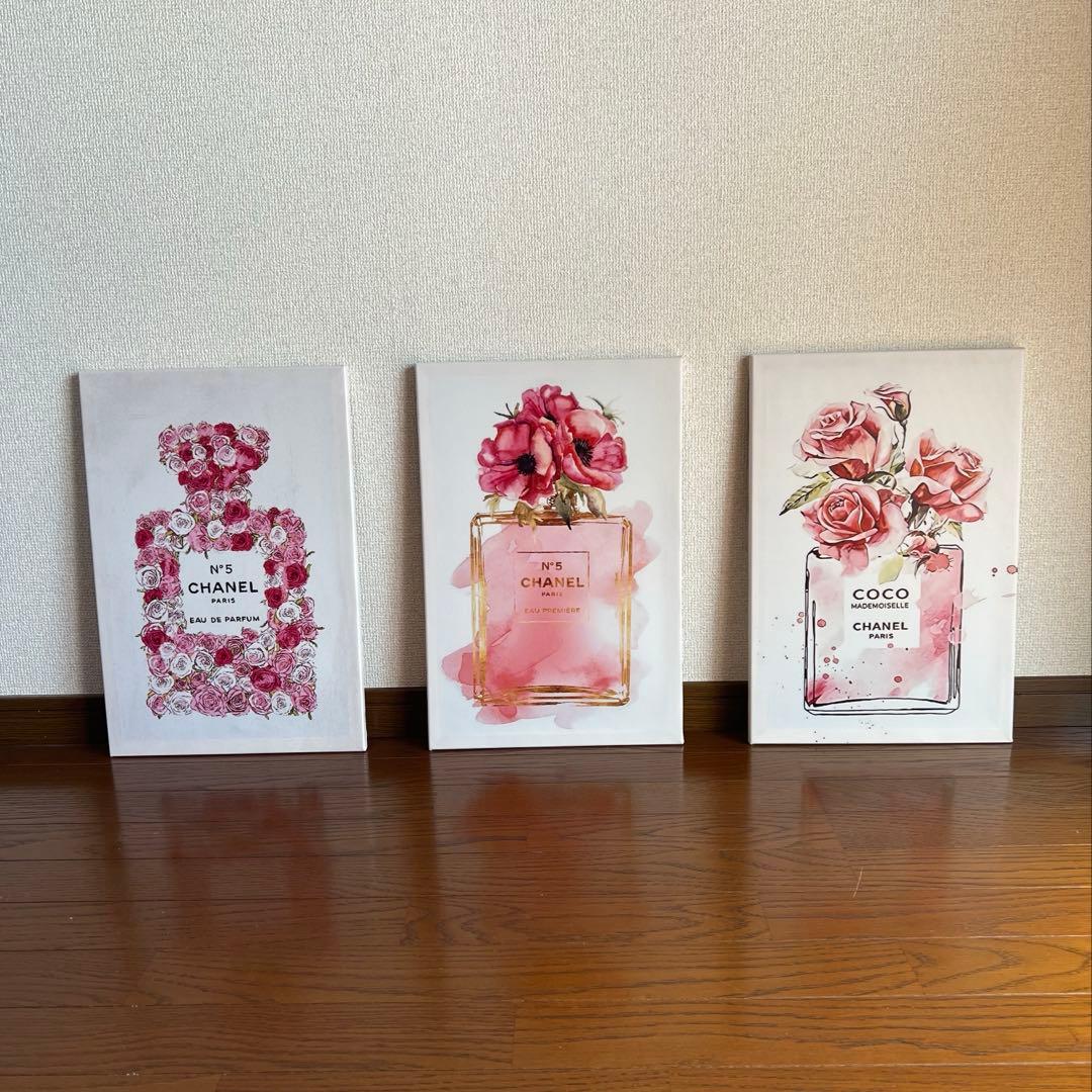 CHANEL シャネル 香水 N°5 キャンバスアート art インテリア Amazon.co.jp: 「シャネルNo.5 ピオニーと香水ボトルのアートポスター